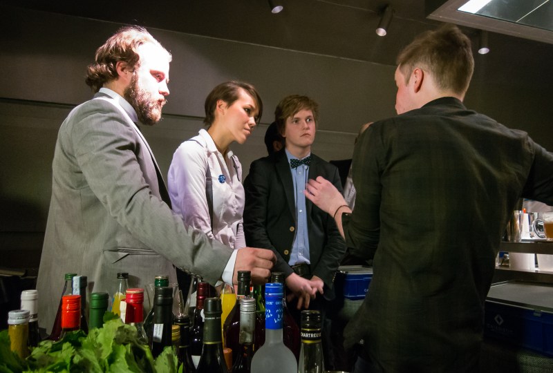 Deltagerne ser The Secret Box for første gang. Photo: Michael Sperling.