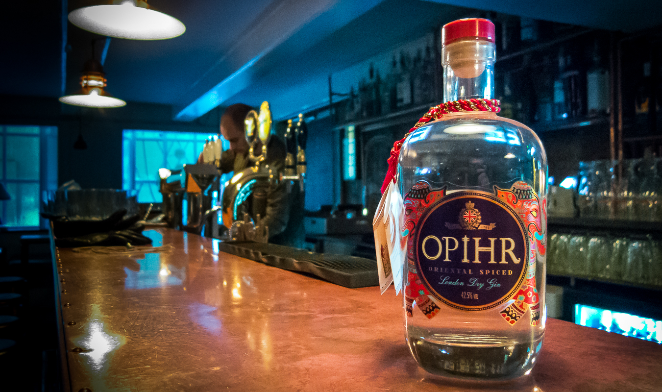 Opihr Oriental Spiced Gin and Tonic på The Bird and The Churchkey. Photo by Michael Sperling.
