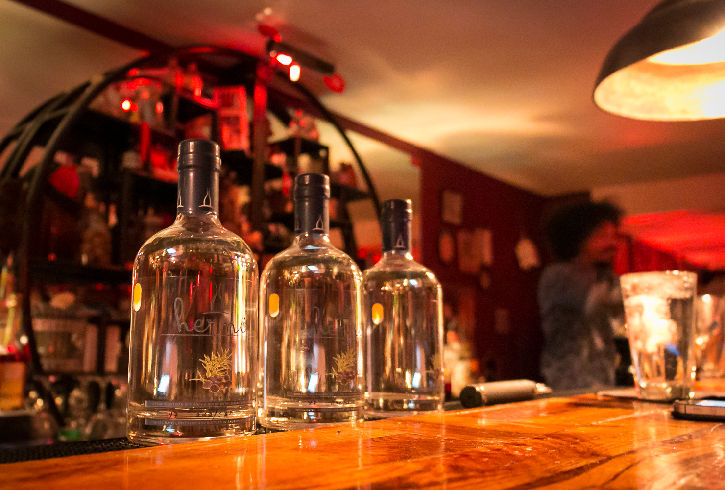 Hernö Swedish Excellence Gin på Madam Chu's i Gammel Strand. Photo by Michael Sperling.