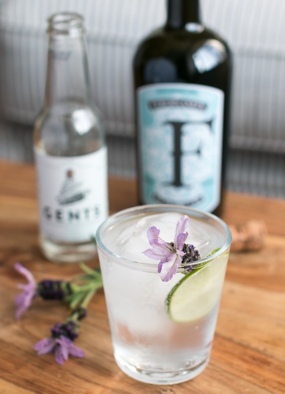 Gin and Tonic med Ferdinand’s Saar Dry Gin og Gents Swiss Roots Tonic Water. Photo by Michael Sperling.