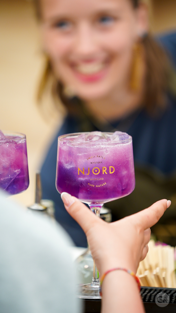 Cocktailen Kender Ik' I Morgen fra Njord Cocktail Club på Northside Festival i 2023. Photo by Michael Sperling.